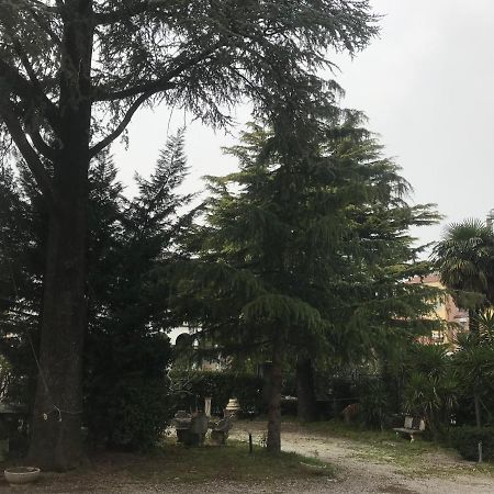 B&B " Guzzi - Inn " Манделло-дель-Ларио Экстерьер фото